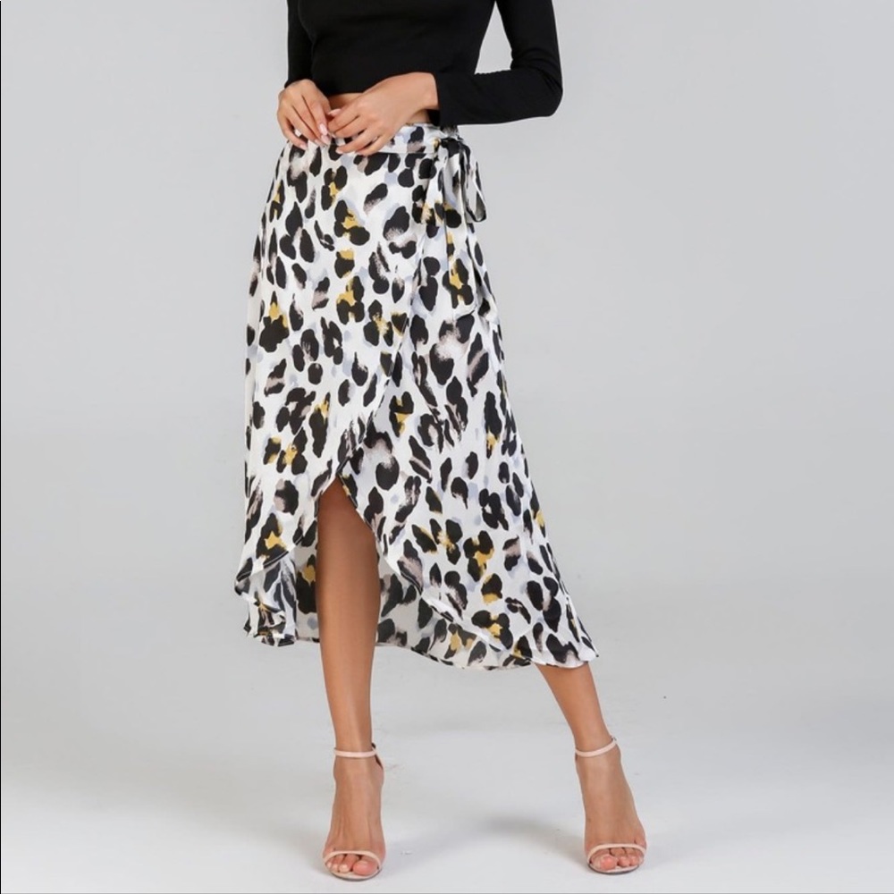 Leopard print skirt
